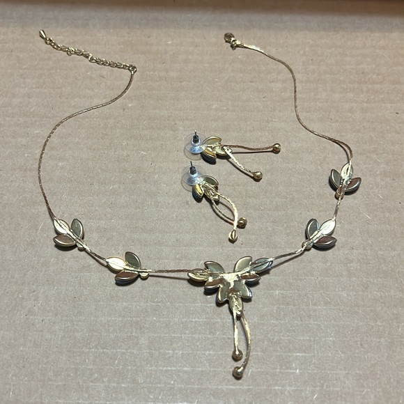 Vintage Girl Props Gold-tone Gorgeous Blue Crystal Floral Necklace Earrings Set - Picture 7 of 9